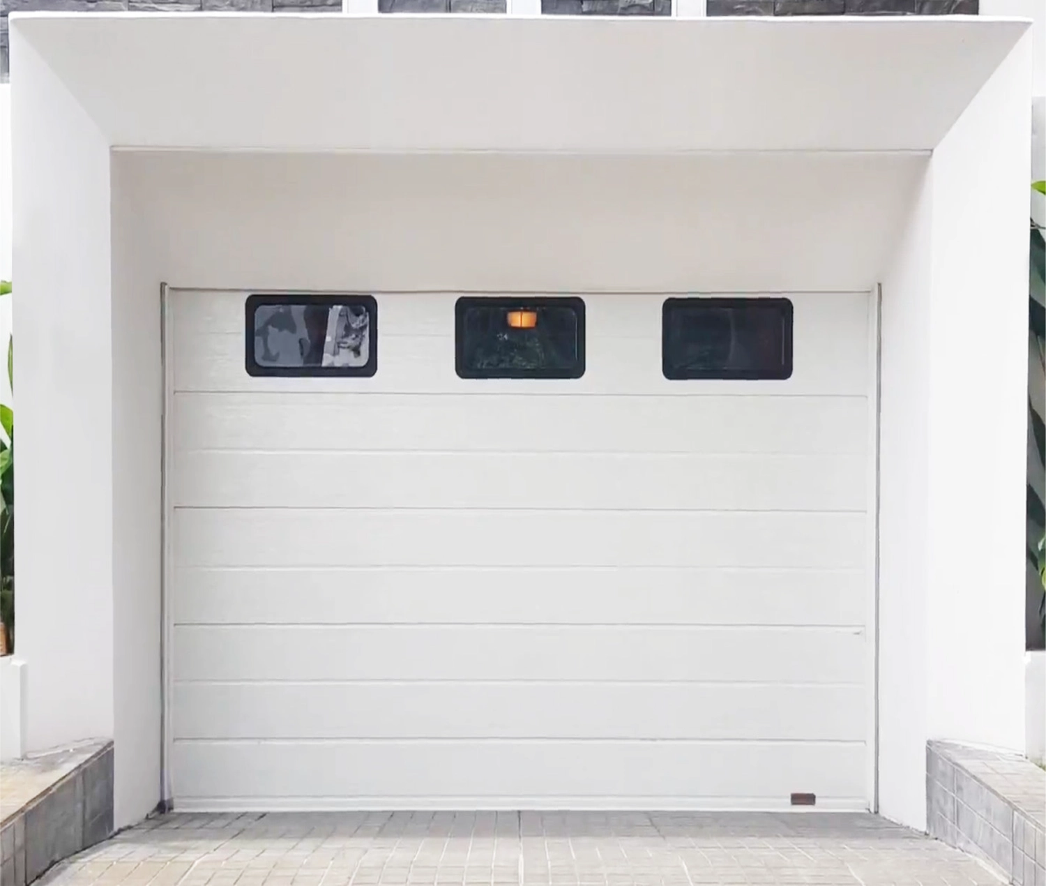 Tại sao n&ecirc;n lắp đặt cửa trượt trần của Mitadoor?