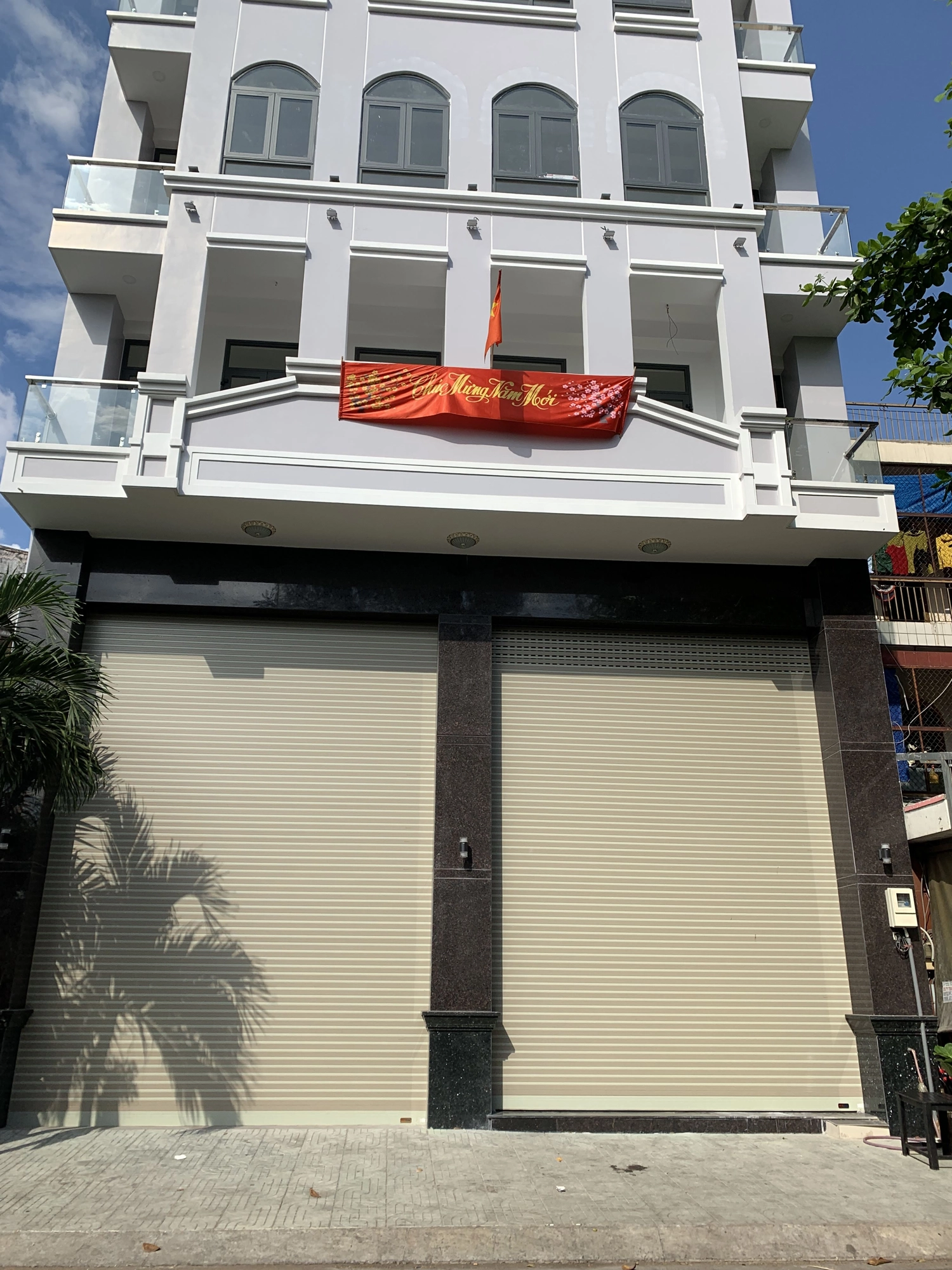 C&aacute;c lỗi cửa cuốn thường gặp cần gọi thợ sửa cửa cuốn G&ograve; Vấp ngay