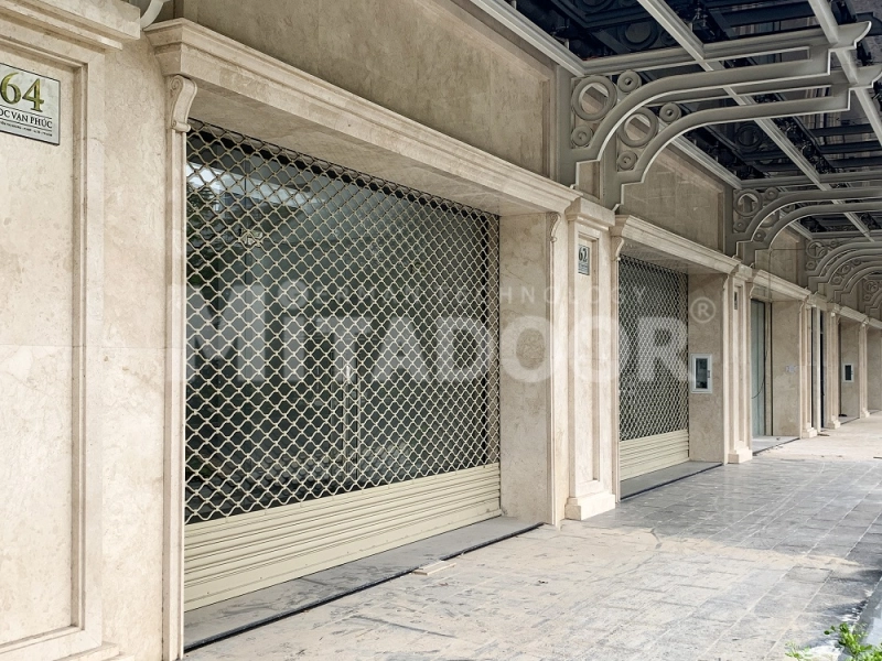 Cửa cuốn mắc v&otilde;ng ch&iacute;nh h&atilde;ng Mitadoor thiết kế độc đ&aacute;o, bền chắc