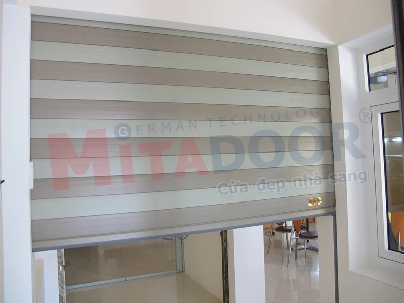Cửa cuốn tốc độ cao 6s đ&oacute;ng/ mở si&ecirc;u nhanh, ngăn chặn hiệu quả những ảnh hưởng kh&ocirc;ng tốt từ b&ecirc;n ngo&agrave;i
