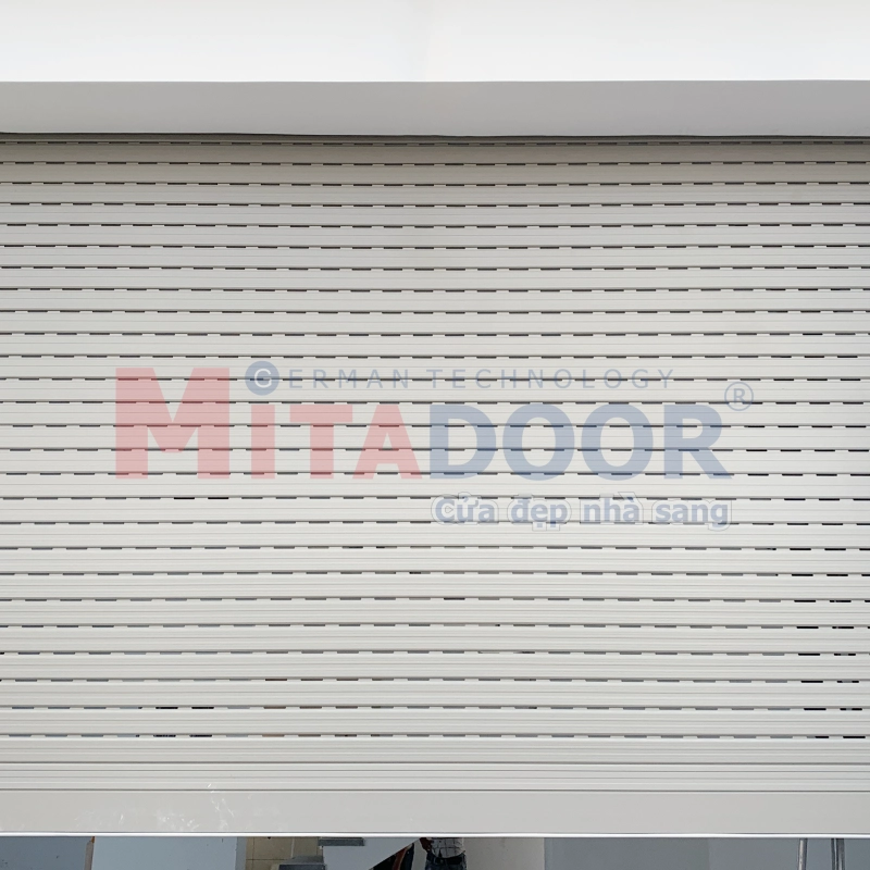 Cửa cuốn khe tho&aacute;ng Mitadoor MT503R
