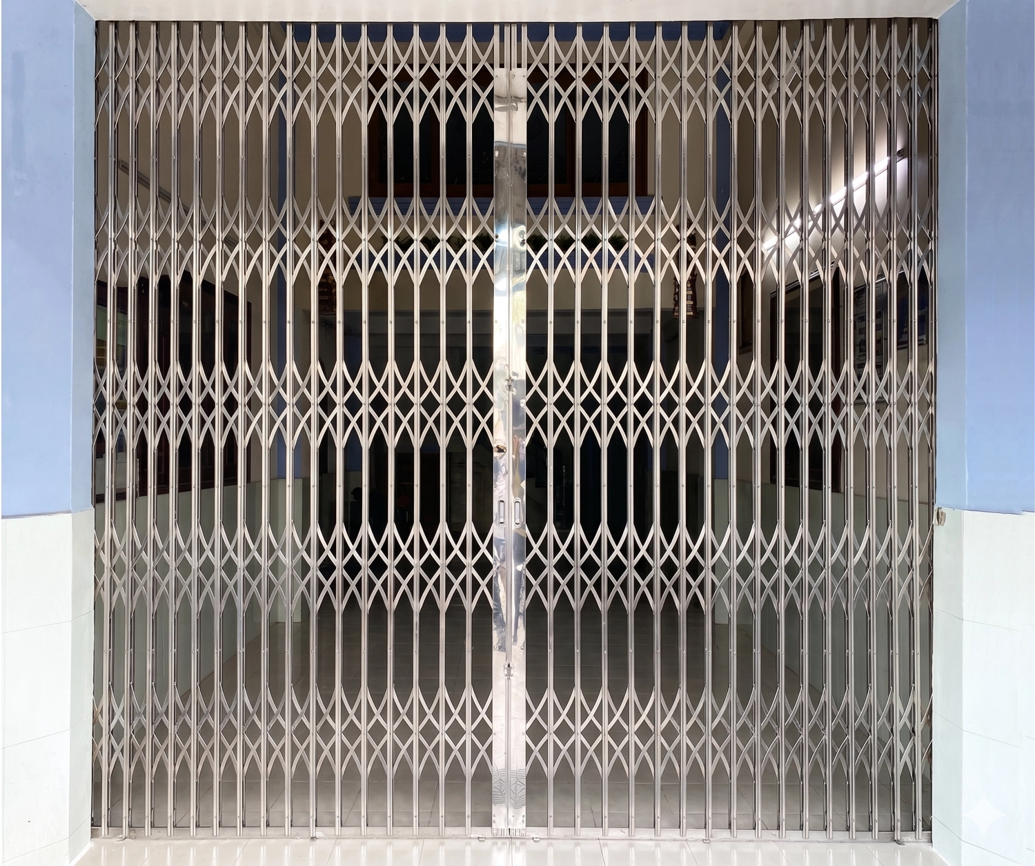 Cửa k&eacute;o inox kh&ocirc;ng l&aacute; s&aacute;ng b&oacute;ng, chống gỉ s&eacute;t