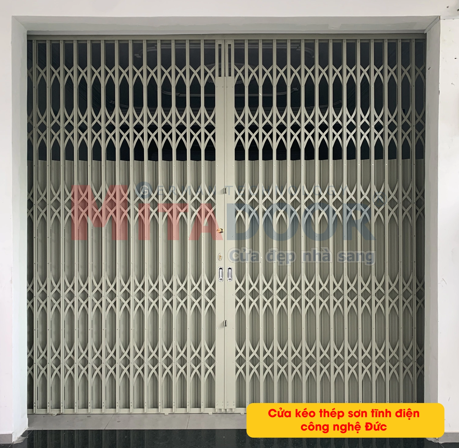 Cửa kéo theo sơn tĩnh điện Mitadoor bền màu, chắc chắn