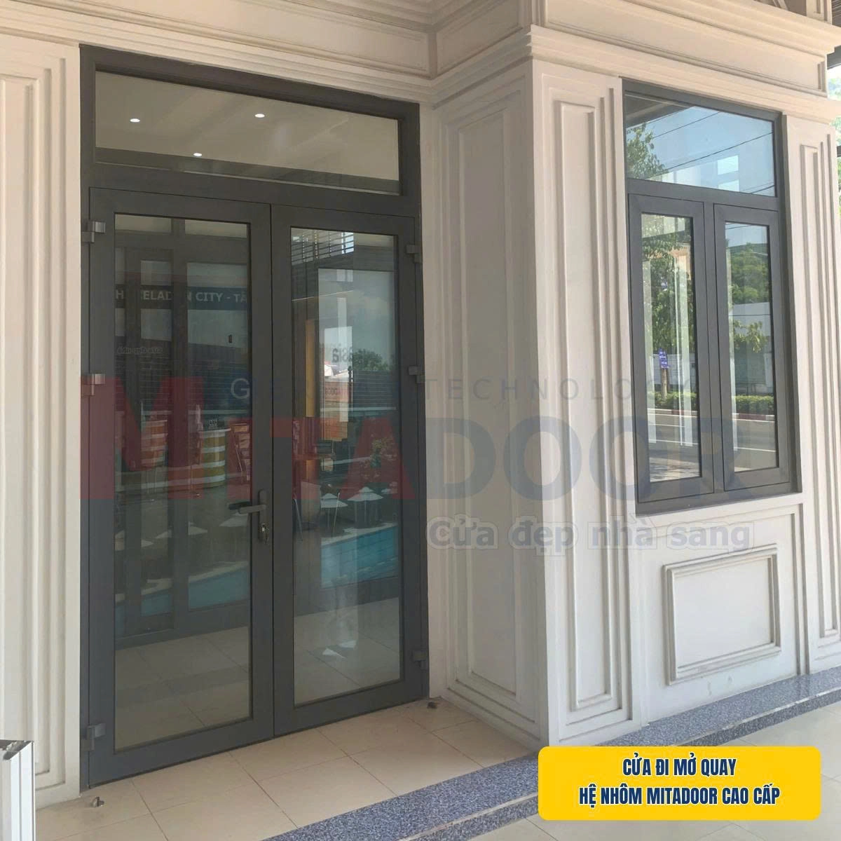 Cửa đi mở quay 2 cánh Mitadoor cao cấp sở hữu thiết kế tinh gọn, sang trọng và vững chắc