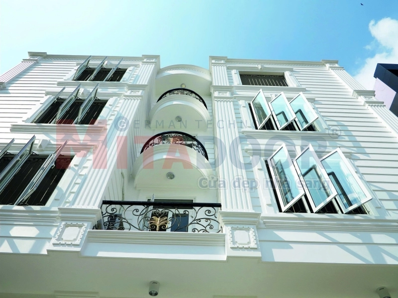 Cửa sổ mở quay hệ nhôm cao cấp 3 cánh Mitadoor