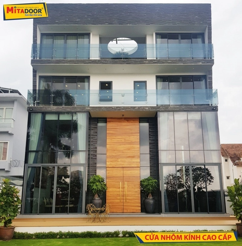 Mitadoor cung cấp giải pháp thi công cửa nhôm kính đồng bộ, chất lượng, là lựa chọn hàng đầu của nhiều chủ đầu tư hiện nay