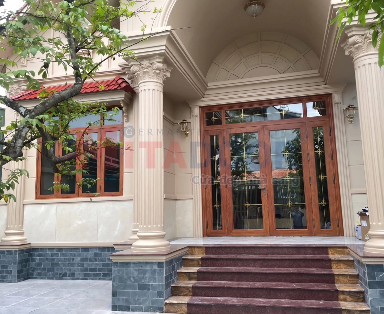 Cửa nh&ocirc;m k&iacute;nh Mitadoor ch&iacute;nh h&atilde;ng đảm bảo thẩm mỹ, tiện nghi, bền chắc
