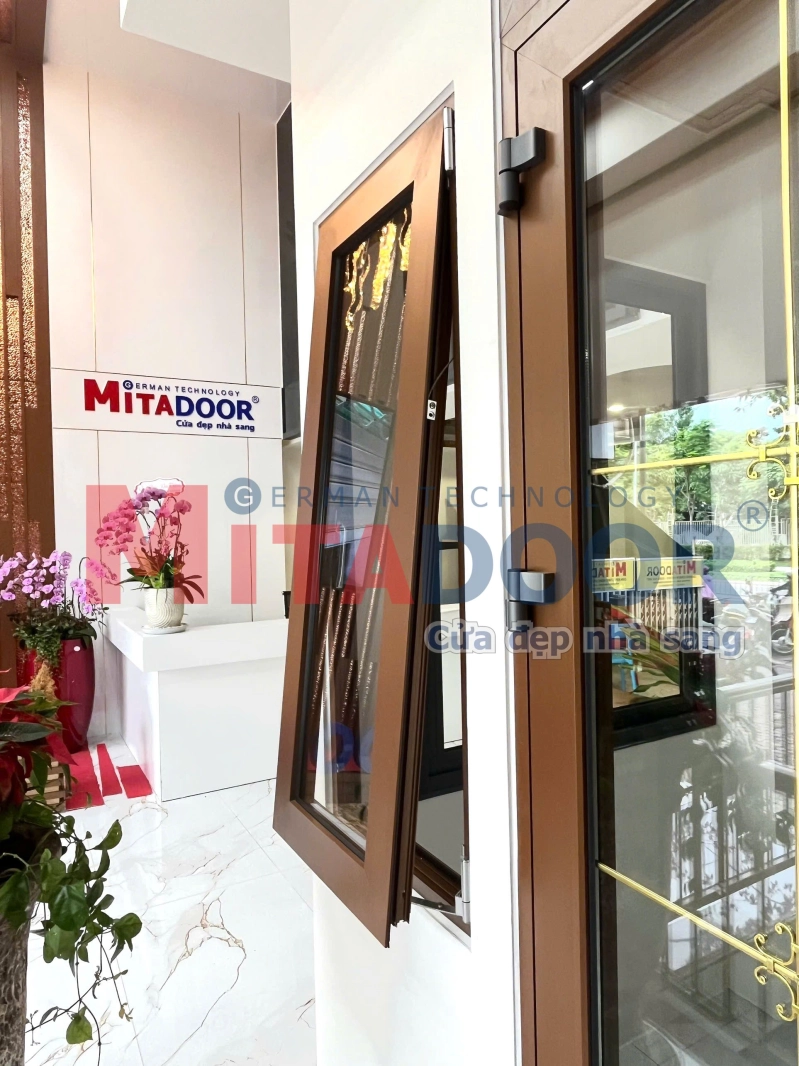 Cửa sổ mở hất Mitadoor hệ nhôm Châu Âu ST68 thẩm mỹ, chuẩn phong thủy
