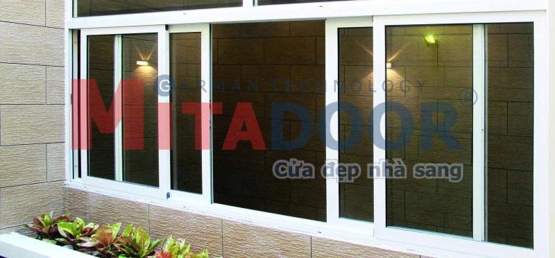 Cửa sổ mở l&ugrave;a hệ nh&ocirc;m Mitadoor cao cấp thẩm mỹ, vận h&agrave;nh &ecirc;m &aacute;i