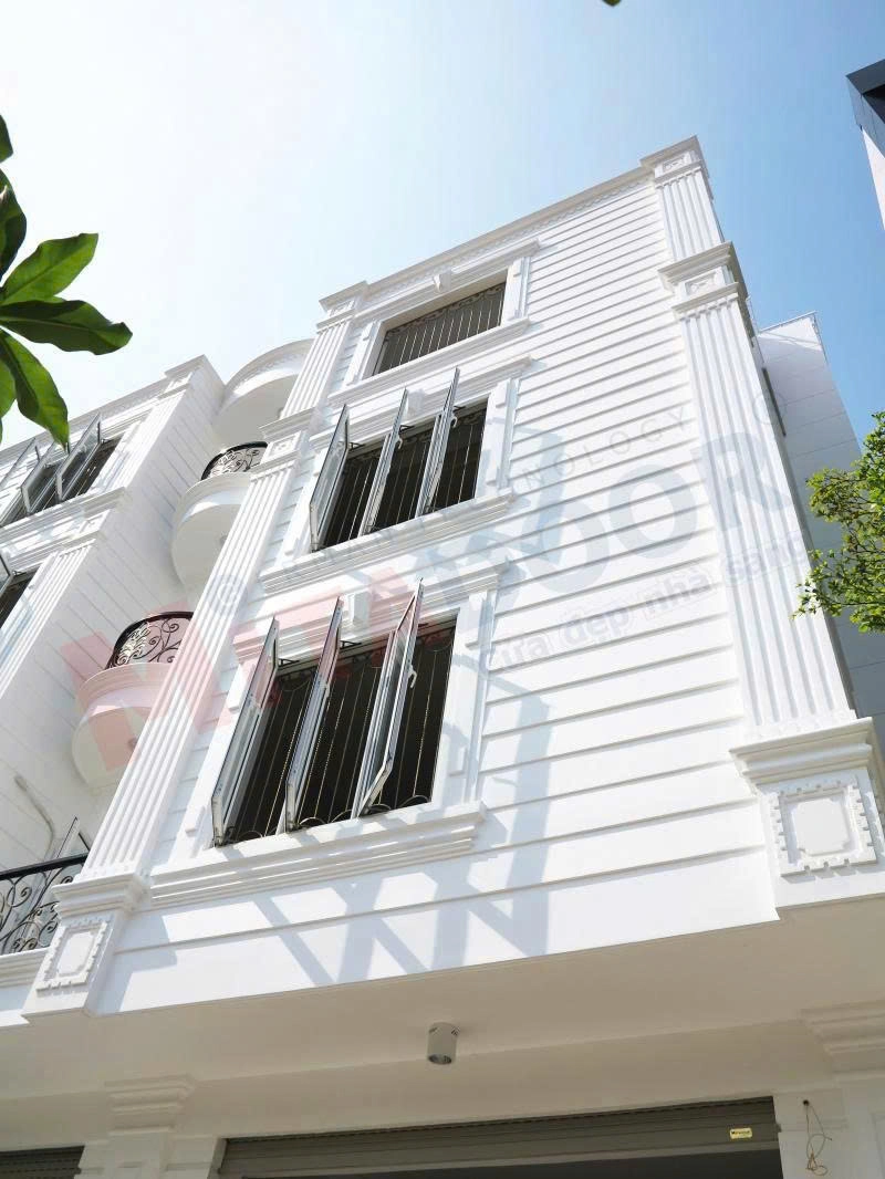 Cửa sổ mở quay hệ nh&ocirc;m Mitadoor cao cấp với thiết kế linh hoạt, dễ d&agrave;ng đ&oacute;ng mở