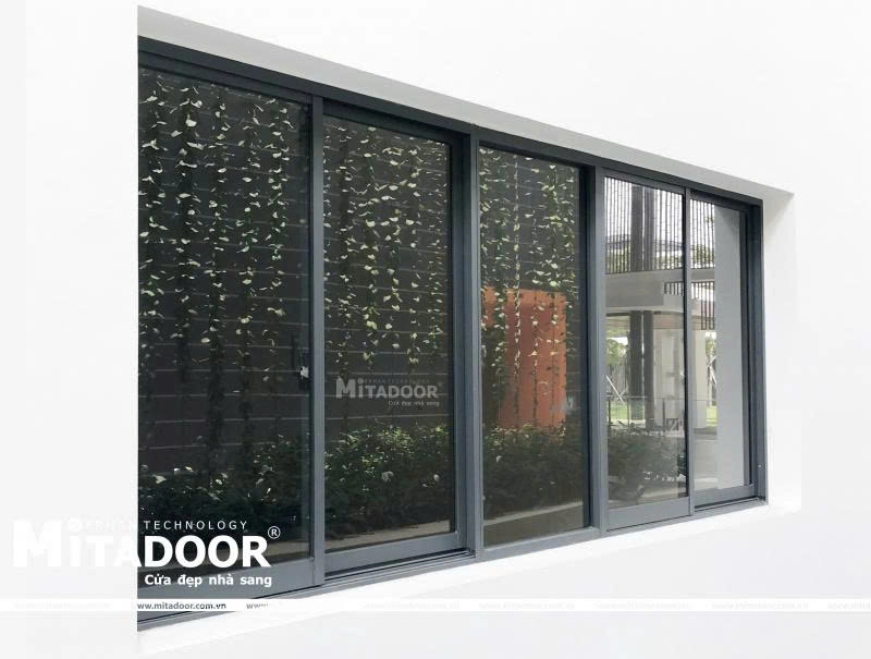 Cửa sổ mở lùa hệ nhôm cao cấp Mitadoor vận hành nhẹ nhàng, êm ái, dễ sử dụng