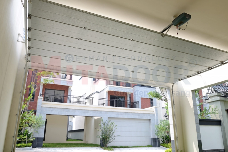 Công trình cửa trượt trần Mitadoor Garage công nghệ Đức không có ô sáng