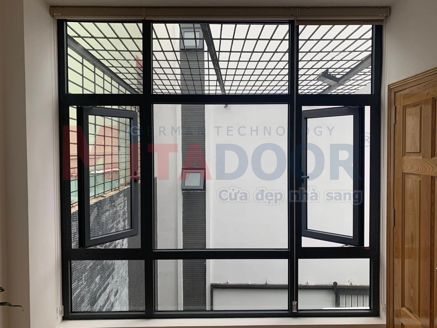 Mitadoor với hơn 30 năm kinh nghiệm trong lĩnh vực cung cấp toàn diện các giải pháp về cửa, uy tín, chuyên nghiệp