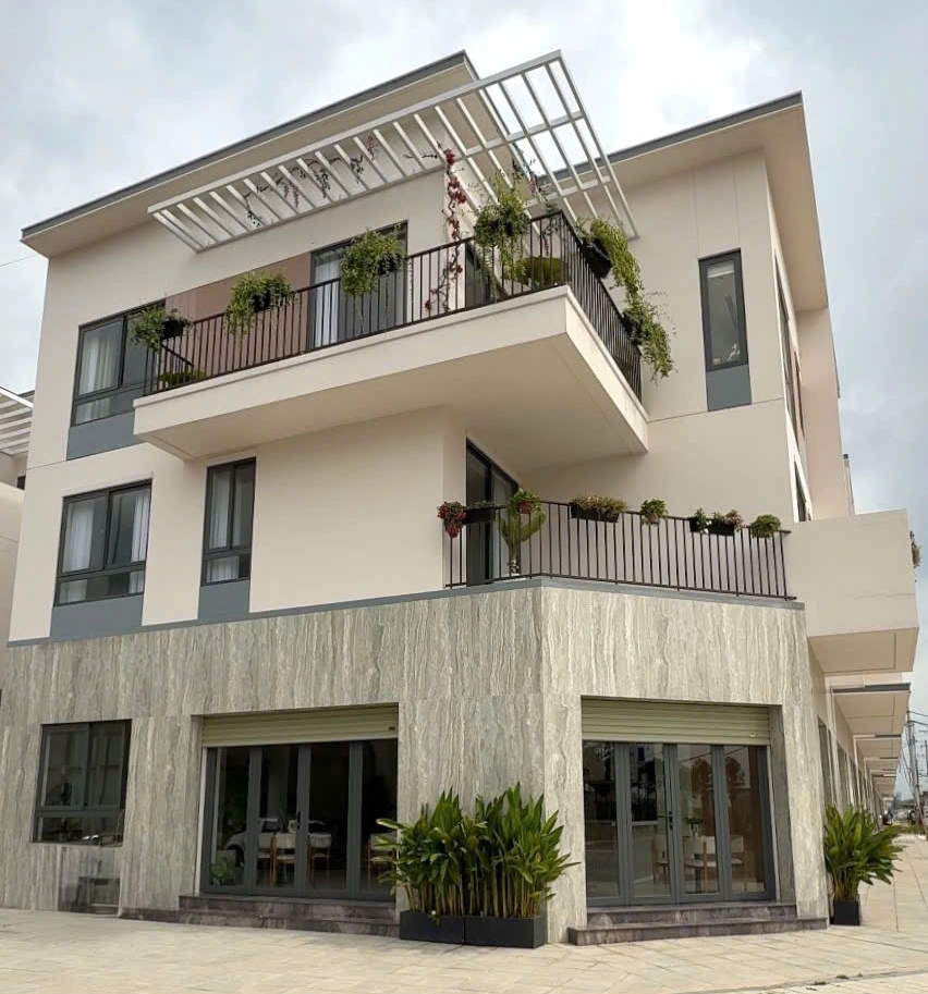 Cửa cuốn &Uacute;c tấm liền Mitadoor được lắp đặt tại dự &aacute;n K-Home