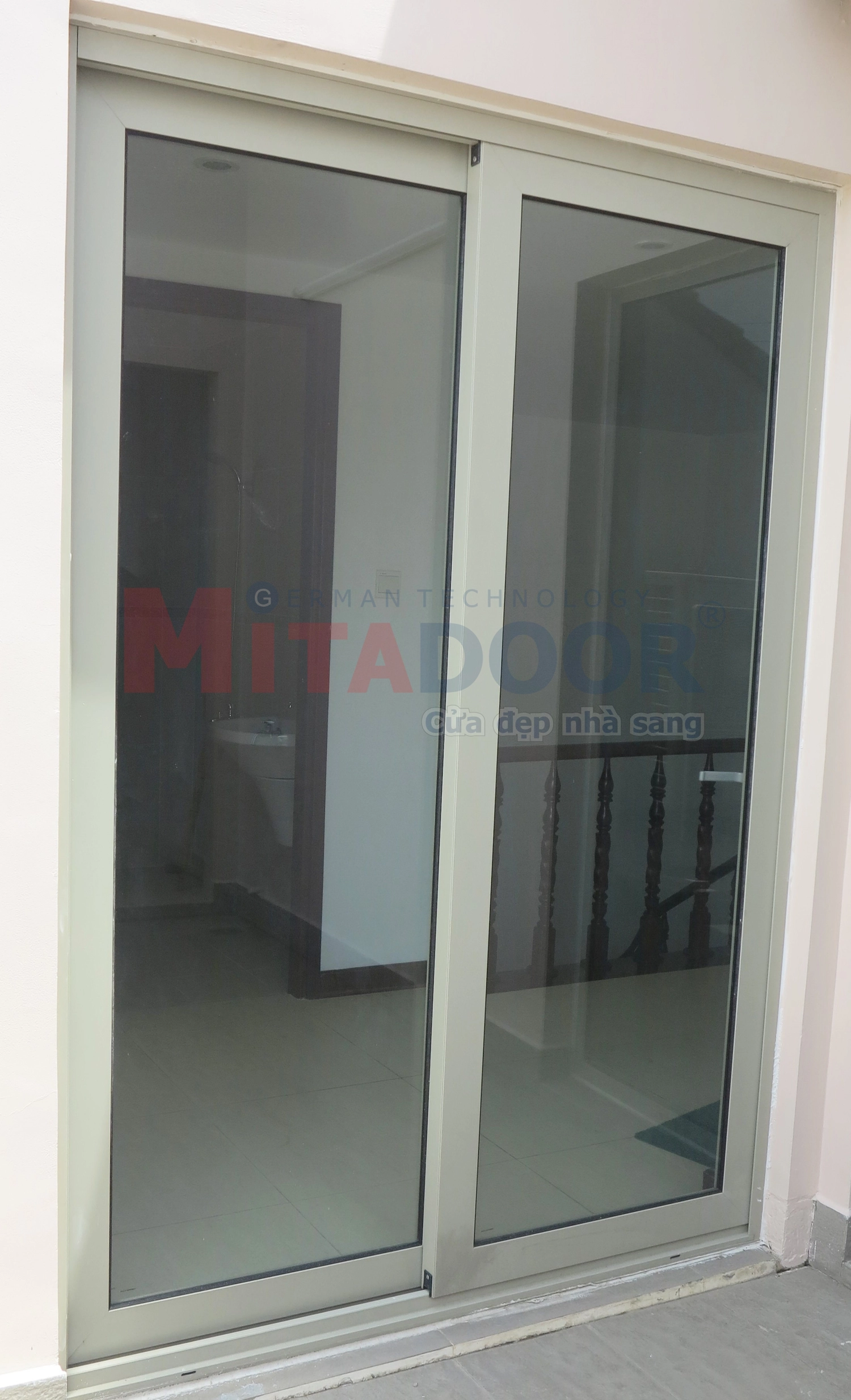 Tùy vào vị trí không gian, gia chủ sẽ chọn loại cửa phù hợp đảm bảo tiện nghi