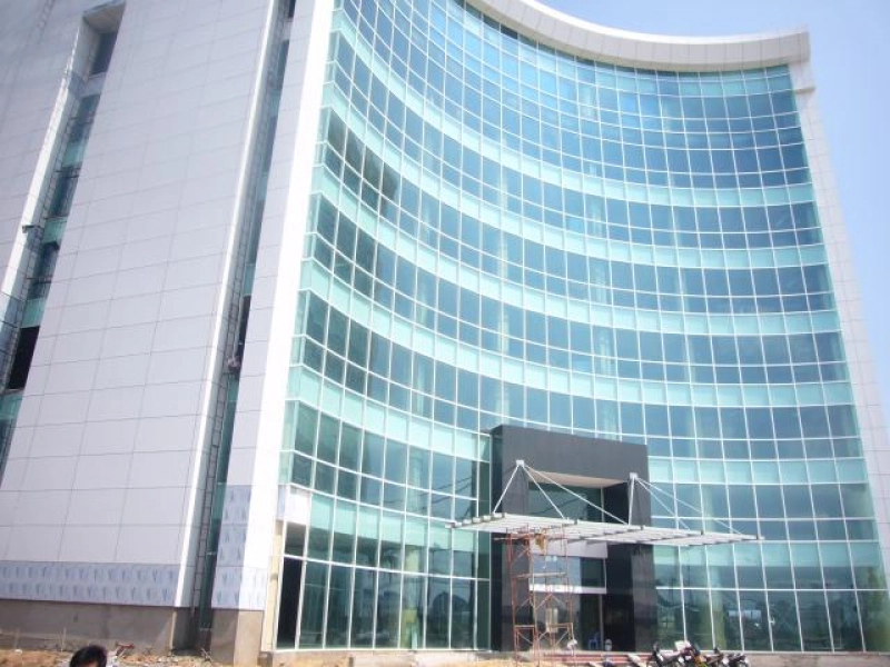 Hệ mặt dựng Stick Mitadoor phù hợp với các công trình có kiến trúc phức tạp như bề mặt góc cạnh, không đồng nhất