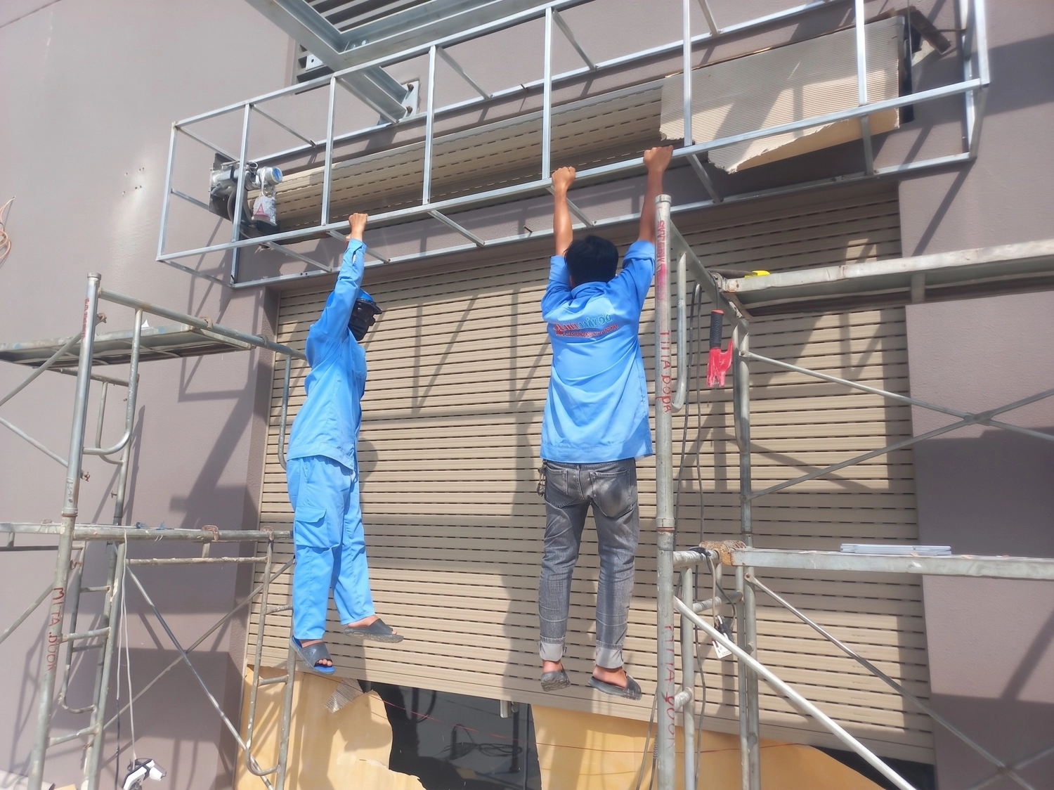 Khung xương hộp che chắc khỏe, test lực trực tiếp tại c&ocirc;ng tr&igrave;nh