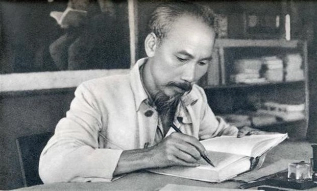 Trong hành trình cách mạng gian truân, Bác Hồ luôn đau đáu nỗi niềm lo cho dân được ấm no, lo cho các cháu thiếu nhi được học hành