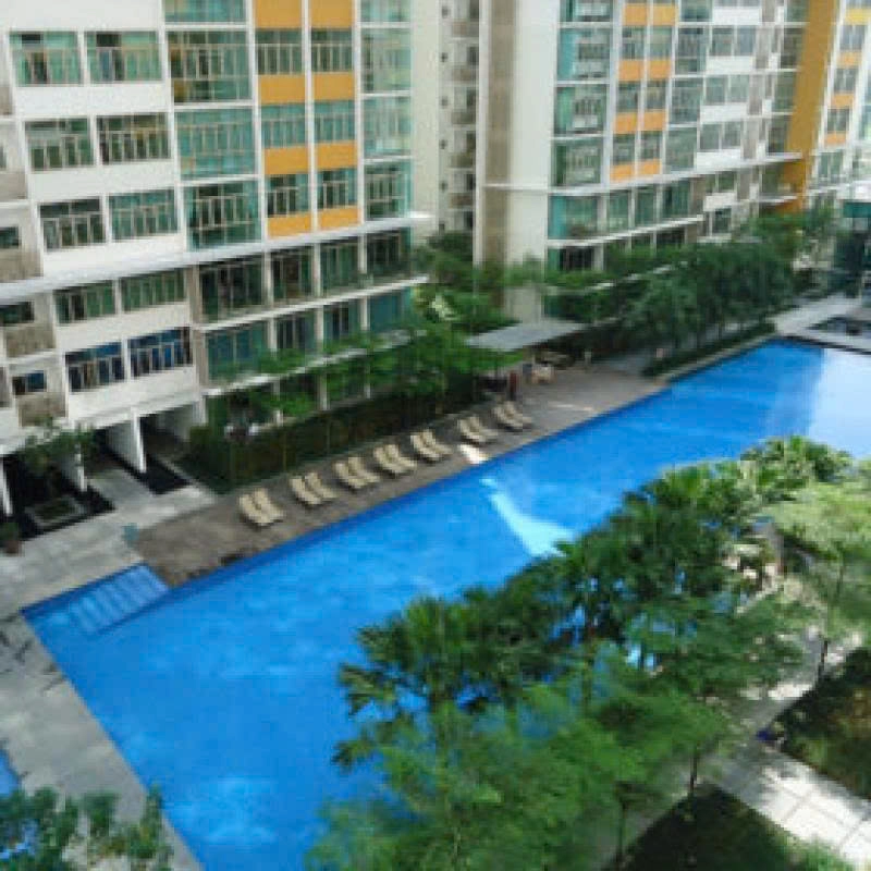 Thiết kế lan can kính đồng bộ với phong cách kiến trúc của công trình nhằm đảm bảo tính hài hòa cho tổng thể