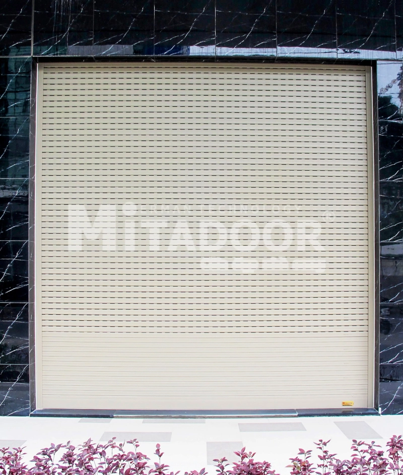 Cửa cuốn nhôm Mitadoor khe thoáng CT5122 mang đến sự an toàn và thẩm mỹ cho ngôi nhà