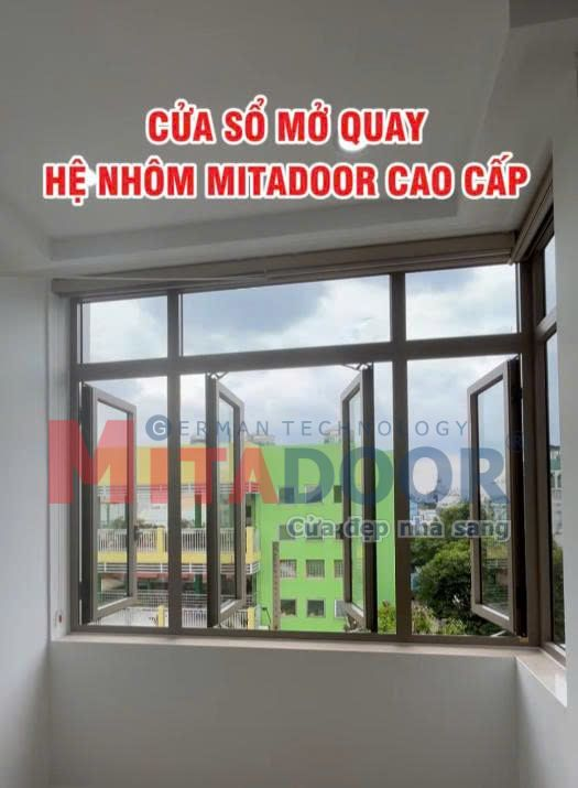 Cửa sổ mở quay hệ nhôm Mitadoor cao cấp đóng mở linh hoạt, góc mở tối đa lên đến 90 độ giúp cửa tránh được nguy cơ gió đập Cửa sổ mở quay hệ nhôm Mitadoor cao cấp đóng mở linh hoạt, góc mở tối đa lên đến 90 độ giúp cửa tránh được nguy cơ gió đập