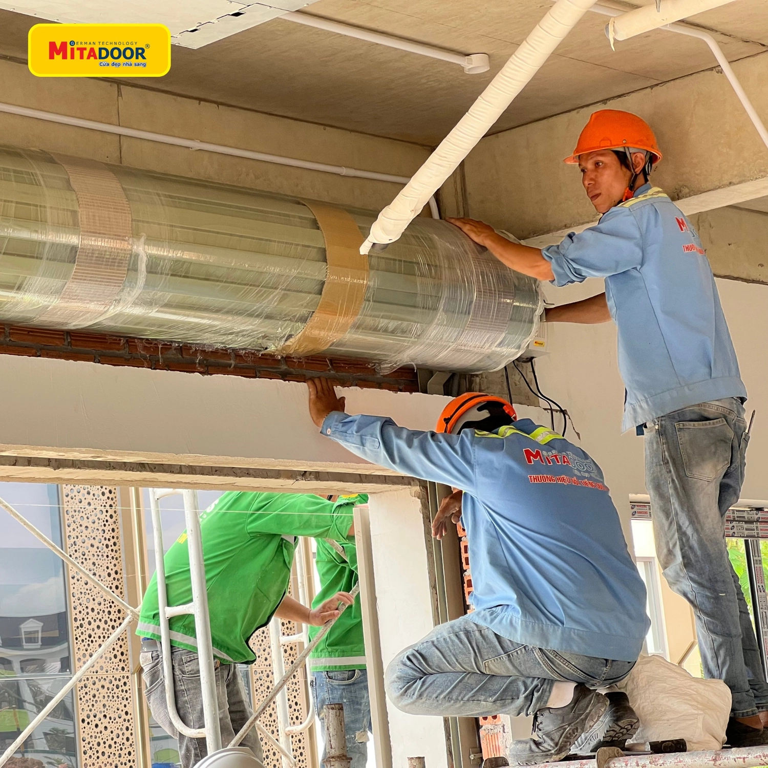 Mitadoor với dịch vụ lắp đặt, sửa cửa cuốn nhanh, giá rẻ, chuyên nghiệp, phục vụ 24/7