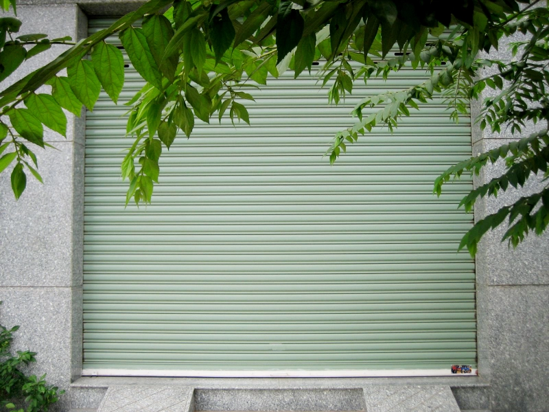 Cửa cuốn tole mạ màu mang nét đẹp truyền thống, tiết kiệm ngân sách