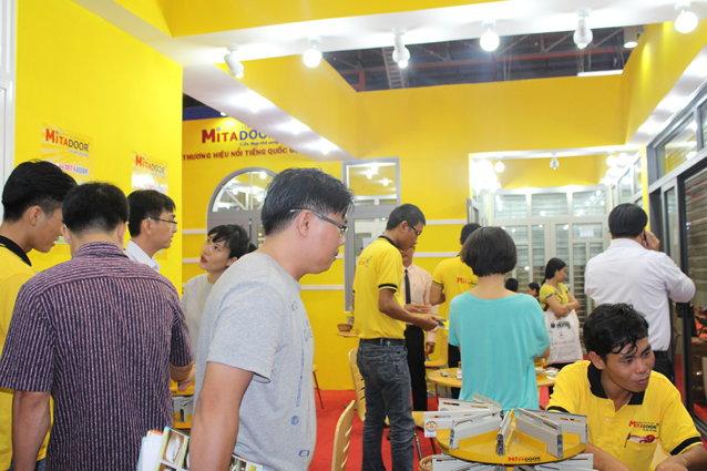 tham quan trien lam vietbuild 2015