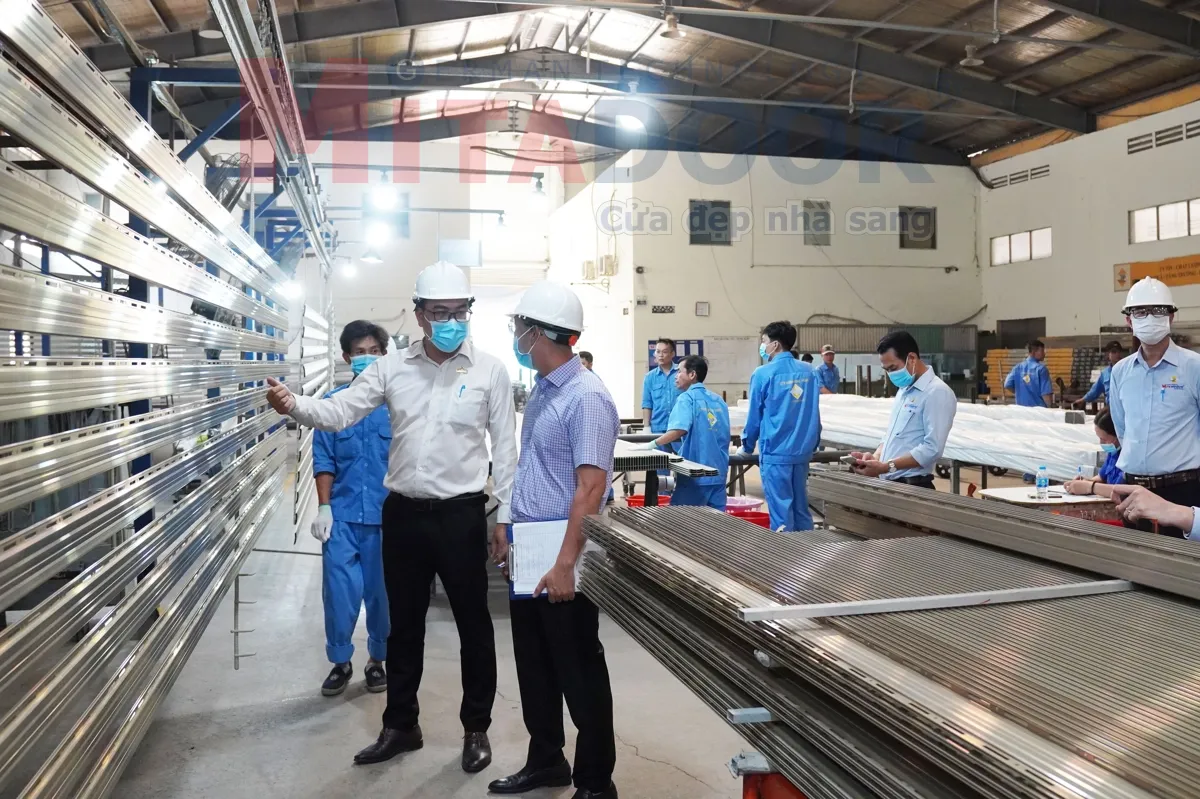 Sản phẩm & Sản Xuất MITADOOR - GIẢI PHÁP CỬA CAO CẤP CHUYÊN NGHIỆP, AN TOÀN & THẨM MỸ CHO MỌI CÔNG TRÌNH