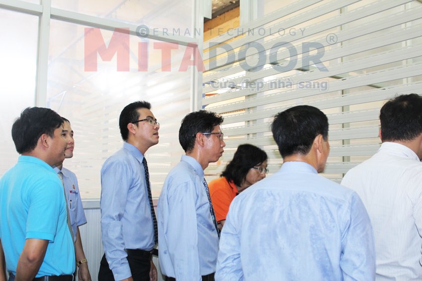 Akzonobel chung nhan mitadoor
