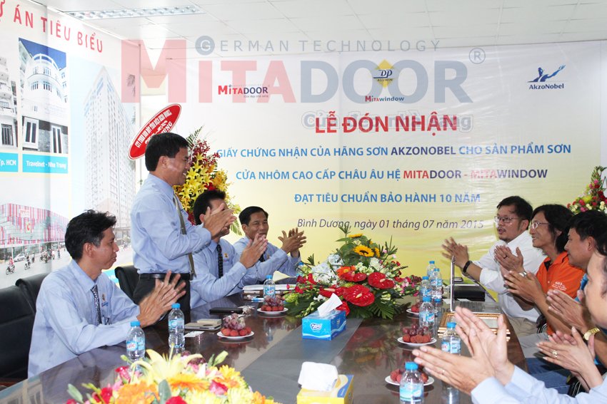 Akzonobel chung nhan mitadoor