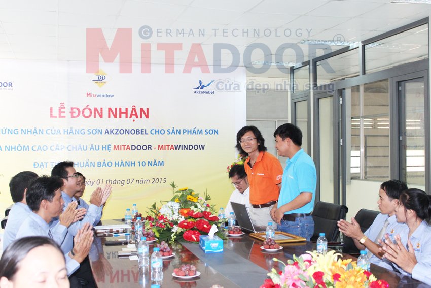 Akzonobel chung nhan mitadoor