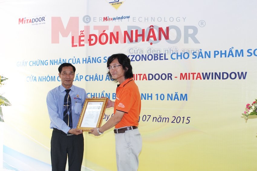 Akzonobel chung nhan mitadoor