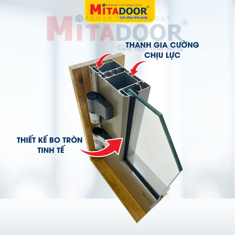 Cửa đi mở quay ST68 Mitadoor với profile nhôm chất lượng có tích hợp thanh gia cường chịu lực giúp cửa vận hành chắc chắn Cửa đi mở quay ST68 Mitadoor với profile nhôm chất lượng có tích hợp thanh gia cường chịu lực giúp cửa vận hành chắc chắn