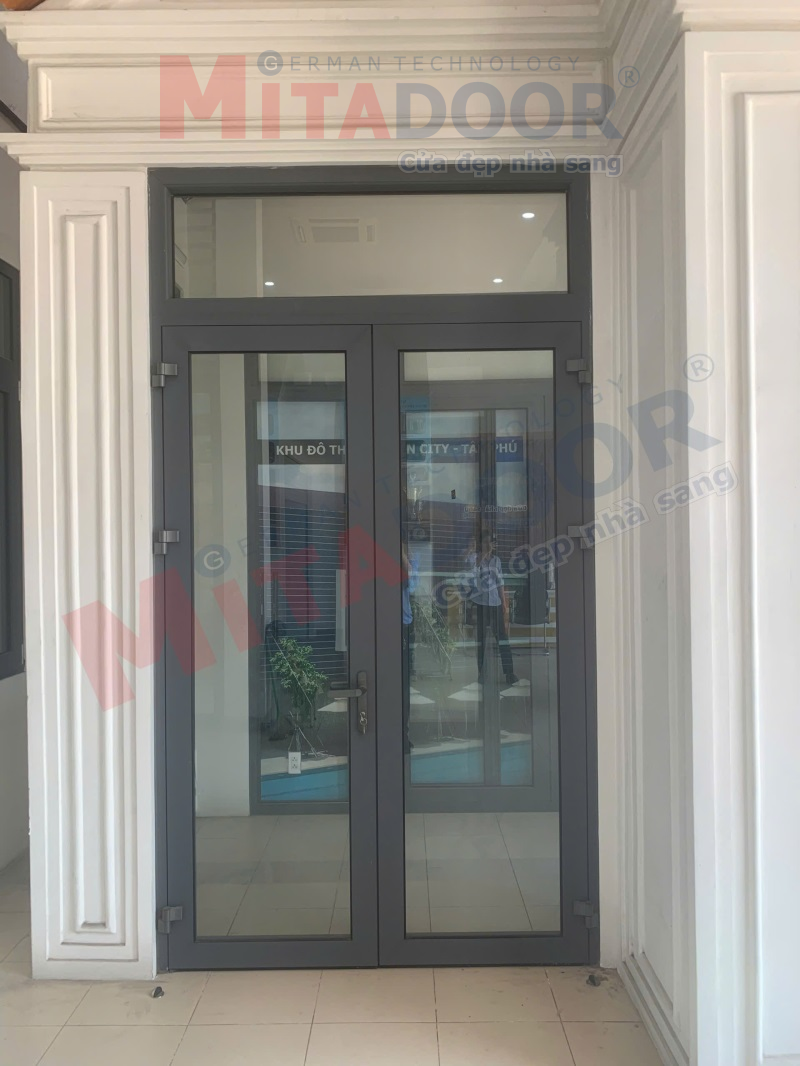 Cửa đi mở quay 2 cánh Mitadoor Cửa đi mở quay 2 cánh Mitadoor