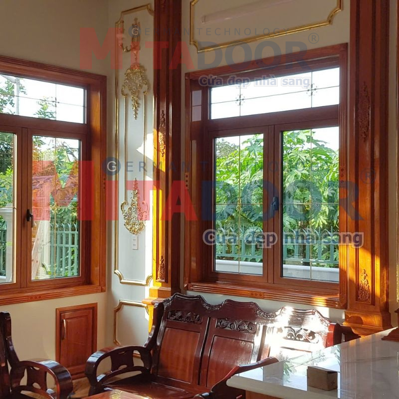 Cửa sổ mở quay hệ nhôm Châu Âu ST68 Mitadoor màu vân gỗ trắc tinh tế, sang trọng, chuẩn phong thủy Cửa sổ mở quay hệ nhôm Châu Âu ST68 Mitadoor màu vân gỗ trắc tinh tế, sang trọng, chuẩn phong thủy