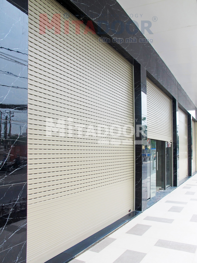 Cửa cuốn nhôm Mitadoor khe thoáng CT5122 với kết cấu vững chắc Cửa cuốn nhôm Mitadoor khe thoáng CT5122 với kết cấu vững chắc