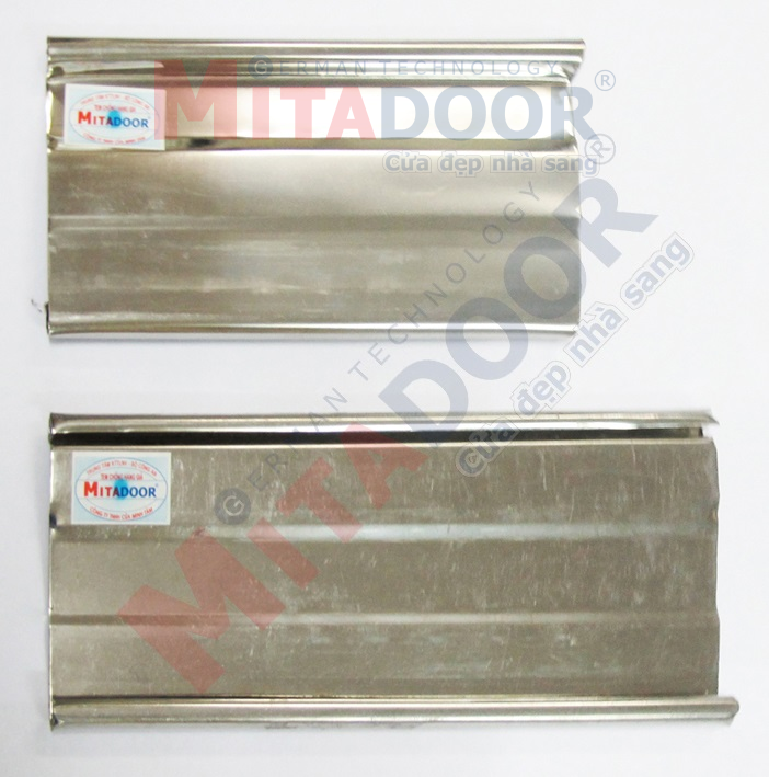 L&aacute; cửa k&eacute;o inox Mitadoor d&agrave;y 0.3 mm