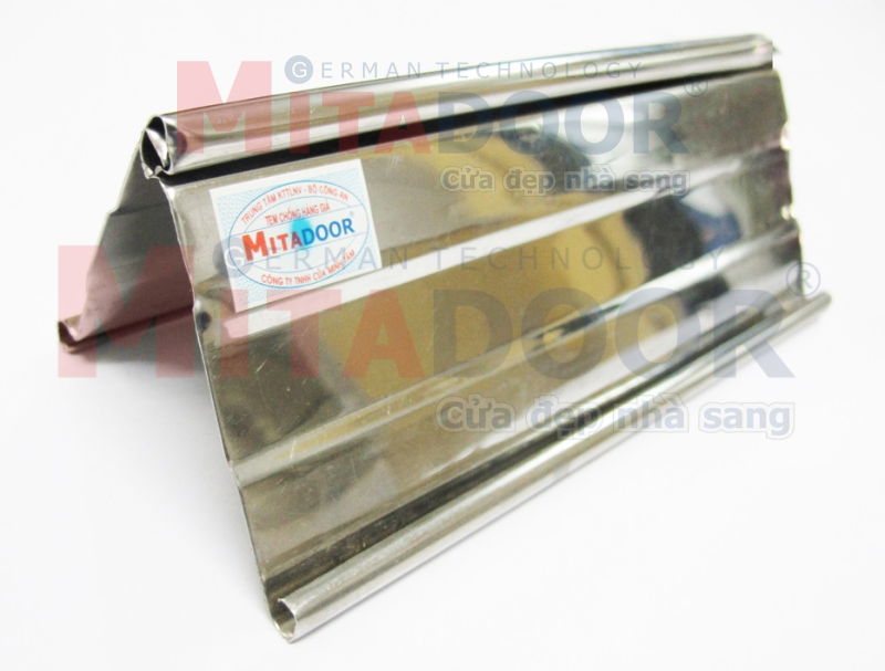 Lá cửa kéo inox dày Mitadoor dày 0.3 mm Lá cửa kéo inox dày Mitadoor dày 0.3 mm