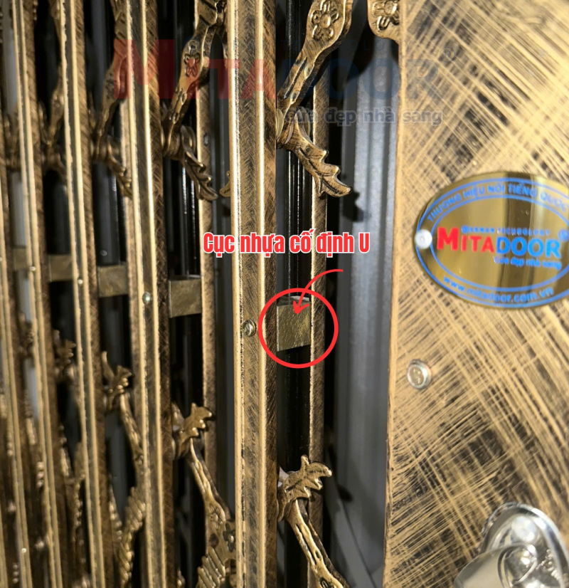 Cục nhựa cố định U giúp cố định 2 thanh U chắc chắn