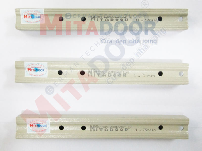 U cửa kéo Mitadoor bằng thép sơn tĩnh điện chống trầy và tạo gân để tăng độ cứng U cửa kéo Mitadoor bằng thép sơn tĩnh điện chống trầy và tạo gân để tăng độ cứng