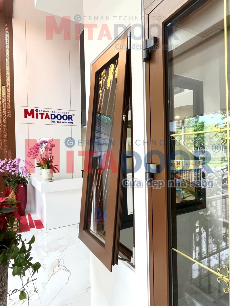 Cửa sổ mở hất hệ nhôm Châu Âu ST68 an toàn, bền đẹp, chuẩn phong thủy Cửa sổ mở hất hệ nhôm Châu Âu ST68 an toàn, bền đẹp, chuẩn phong thủy
