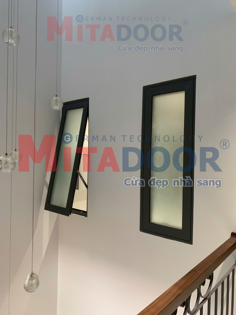Cửa sổ mở hất hệ nhôm Châu Âu ST68 với thiết kế tinh tế đảm bảo an toàn, tiện nghi Cửa sổ mở hất hệ nhôm Châu Âu ST68 với thiết kế tinh tế đảm bảo an toàn, tiện nghi