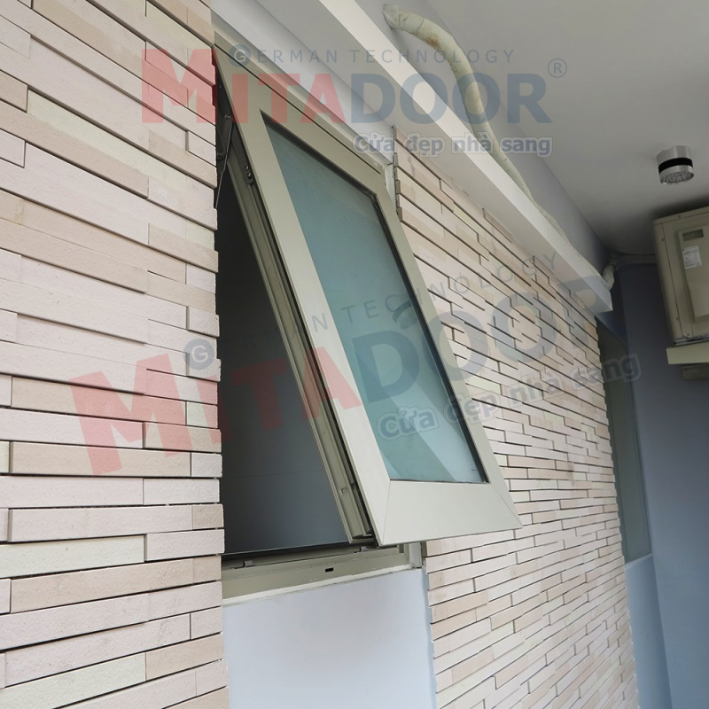 Cửa sổ mở hất hệ nhôm Mitadoor cao cấp, đảm bảo thẩm mỹ, tiện nghi Cửa sổ mở hất hệ nhôm Mitadoor cao cấp, đảm bảo thẩm mỹ, tiện nghi