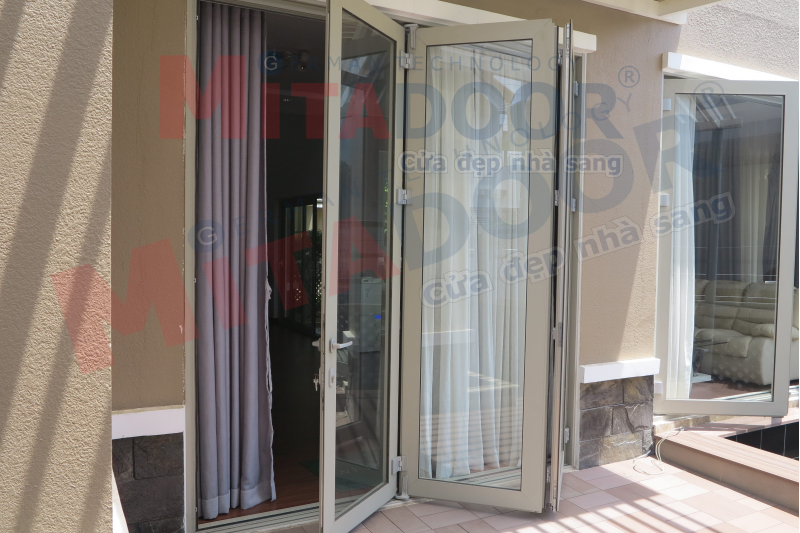 Cửa xếp trượt Mitadoor xếp gọn gàng, thuận tiện cho việc di chuyển Cửa xếp trượt Mitadoor xếp gọn gàng, thuận tiện cho việc di chuyển