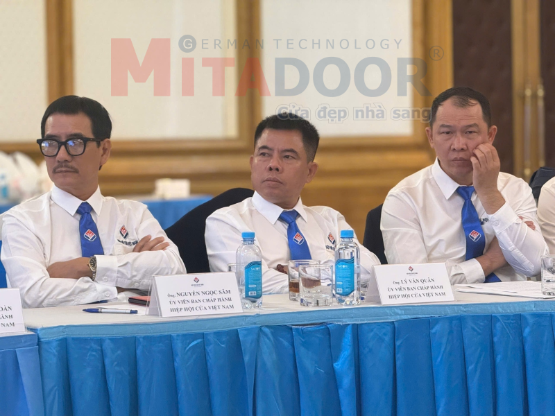 Đại hội lần này có sự tham dự của Ông Nguyễn Ngọc Sâm - Giám đốc Công ty Cửa Mitadoor, là Ủy viên Ban Chấp hành Hiệp hội Cửa Việt Nam, Chủ tịch Chi hội TP.HCM Đại hội lần này có sự tham dự của Ông Nguyễn Ngọc Sâm - Giám đốc Công ty Cửa Mitadoor, là Ủy viên Ban Chấp hành Hiệp hội Cửa Việt Nam, Chủ tịch Chi hội TP.HCM