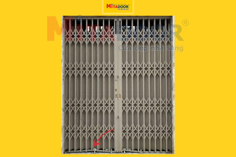 Ray cửa bị lệch là một trong những nguyên nhân khiến lực kéo cửa không đều Ray cửa bị lệch là một trong những nguyên nhân khiến lực kéo cửa không đều