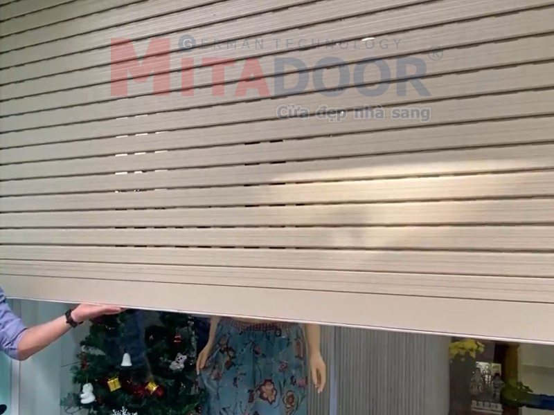 Hệ thống cảm biến tự dừng khi gặp vật cản của cửa cuốn Mitadoor CT5222R Hệ thống cảm biến tự dừng khi gặp vật cản của cửa cuốn Mitadoor CT5222R