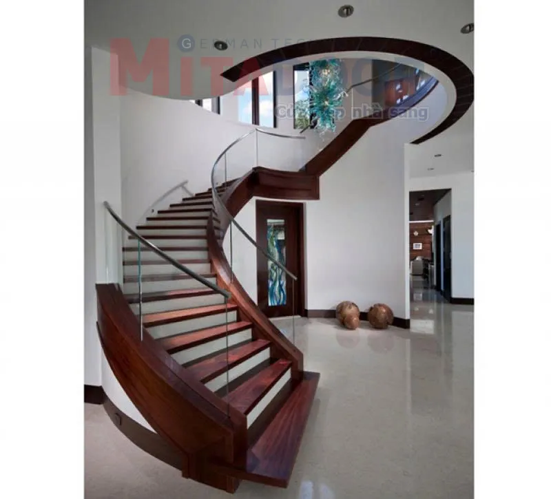 Cầu thang kính Mitadoor với mẫu mã đa dạng, chất lượng tốt, độ bền cao, chế độ bảo hành và hậu mãi cho quý khách siêu ưu đãi