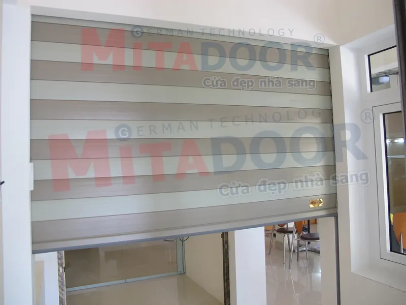 Cửa cuốn Mitadoor Tốc độ cao Deluxe 6S-96, phù hợp lắp đặt cho nhà xưởng, kho lạnh
